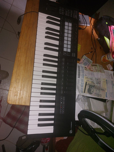 Controlador 49 Teclas Novation Launchkey 