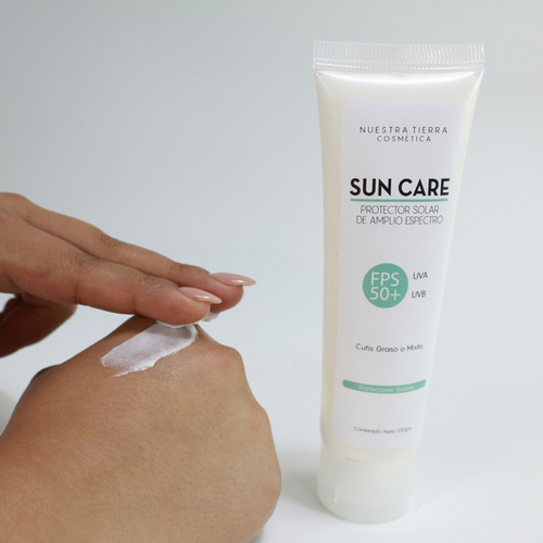 Imagen 2 de 6 de Protector Solar En Gel Para Cutis Graso/mixto Fps 50+
