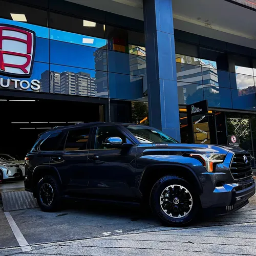 Toyota Sequoia 3.5 V6 Sr5 4X4