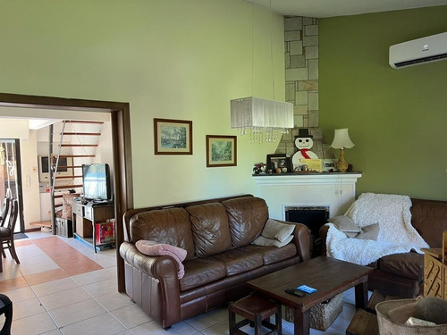 Imagen 6 de 16 de Venta Casa Punta Gorda. Jardín , Fondo, Garaje, Calefacción. Excelente Estado