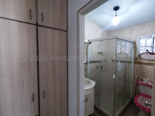 Casa En Venta Canaima Ii Guatire. 24-3741 Jt