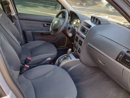 Imagem 8 de 9 de Fiat Palio Weekend 1.8 Adventure Locker Automatizado