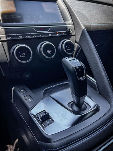 Jaguar E-Pace Jaguar E-pace R-dynamic s 2.0 Aut.