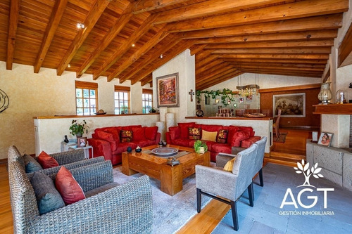 Casa En Venta En Metepec Con Gran Terreno