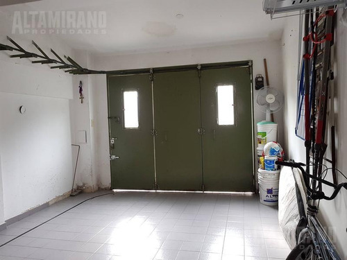 Casa - S.andres, P/h Tres Ambientes Con Cochera.