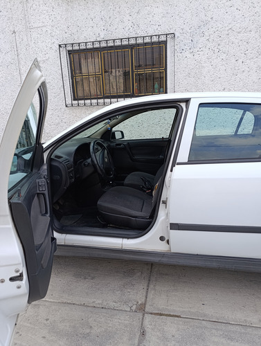 Chevrolet Astra 2.0 4p Básico M Mt