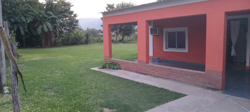 Hola Vendo Casa Tiene 5 Dormitorios.! Cocina Comedor.! Galería.! Lavadero . ! Un Local De 7x 3 Al Fondo Hay Dos Casa En Contrucion ! Una Esta Hasta El Encadenado Tiene Una Dormitorio . Cocina Come