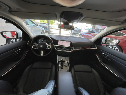 BMW Serie 3 3.0 330i Sedan Sport Line 252cv
