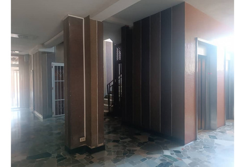 Apartamento En Alquiler Av.bolivar Maz 8588483