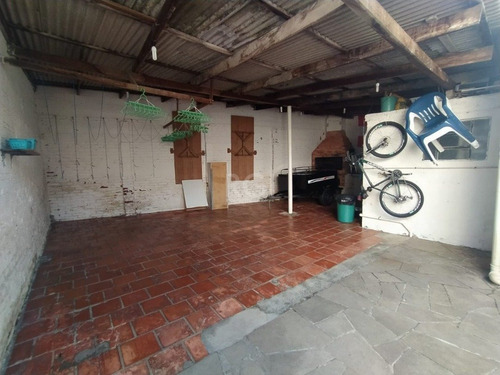 Casa Em Menino Deus Com 3 Dormitórios - Lu431916