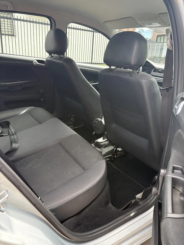 Volkswagen Voyage 1.6 Highline