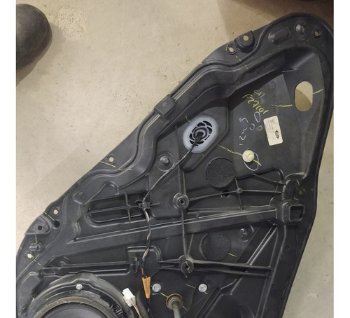 Elevador Trasero Izquierdo Ford Fiesta Sedan 2011-2016