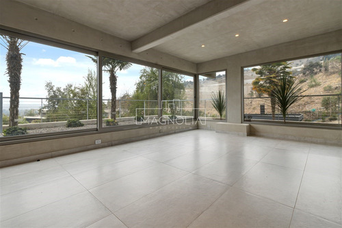 Casa En Arriendo De 7 Dorm. En Lo Barnechea