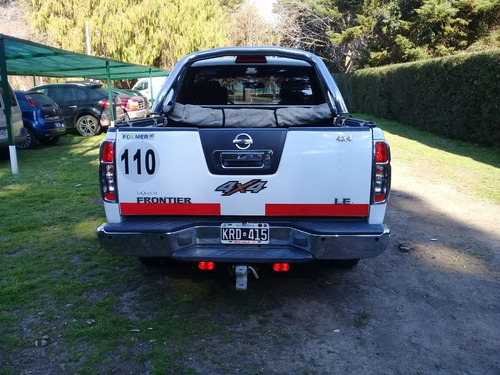 Imagen 13 de 15 de Nissan Frontier 2.5 Le Cab Doble At 4x4