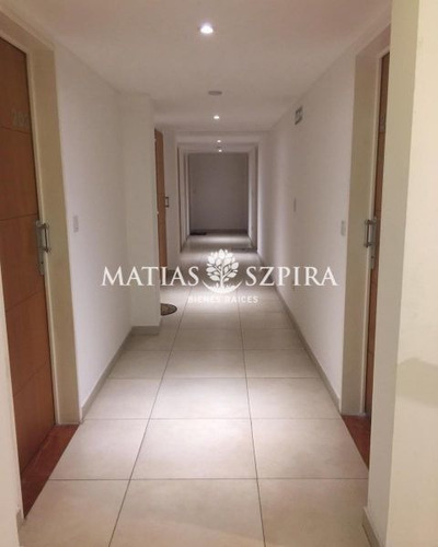 Amplio Dos Ambientes Edificio Los Manzanos En Ituzaingo