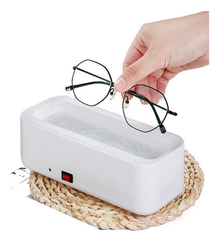 A Máquina De Limpieza Ultrasónica Para Limpiar Gafas Y