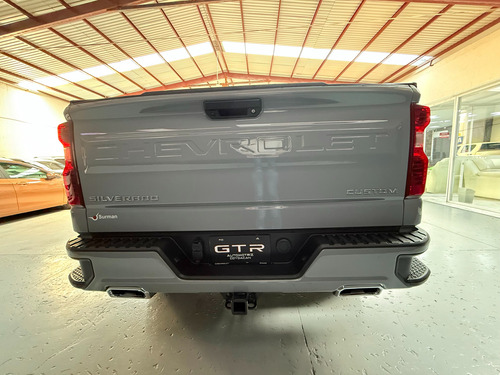 Chevrolet Silverado Custom 2025