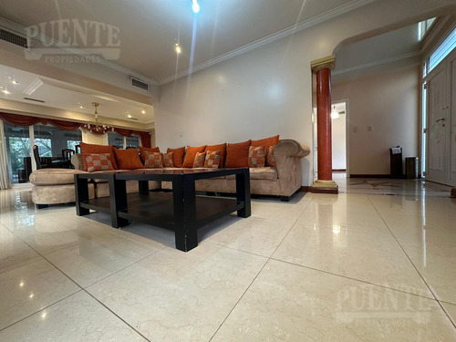 Importante Casa En Venta En Saint Thomas Sur 4 Dormitorios Escritorio Y Dependencias