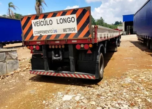 Caminhão Carreta Rodotrem Com 4 Bois Brinquedo Diverplas 912