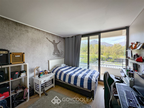 Casa En Venta De 4 Dorm. En Lo Barnechea