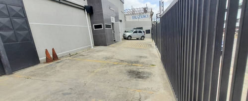 Imagen 2 de 14 de #1524 Galpon 2500m2 La Trinidad.