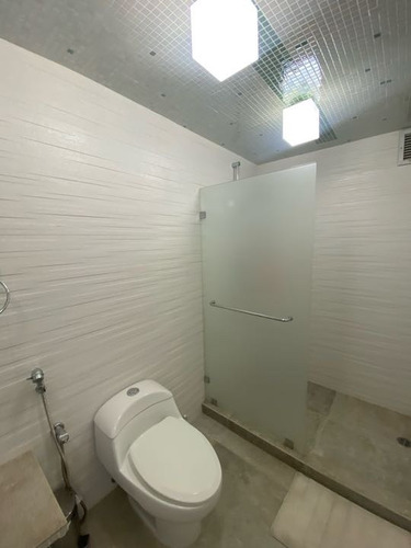 Imagen 22 de 30 de Se Vende Casa 680m2 4h+2s/7b/10p Cerro Verde 4377