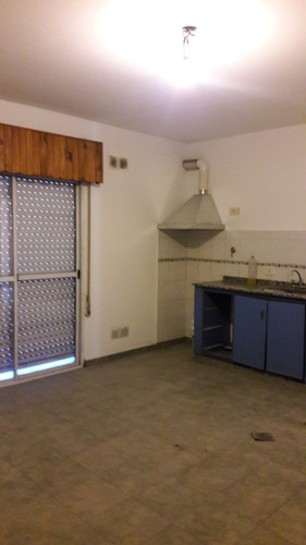 Alquilo Amplio Departamento 2 Amb. C/ Patio G Catan, Barrio Independencia