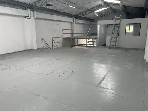 Bodega En Arriendo Ubicada En El Poblado Sector Almacentro (24940).