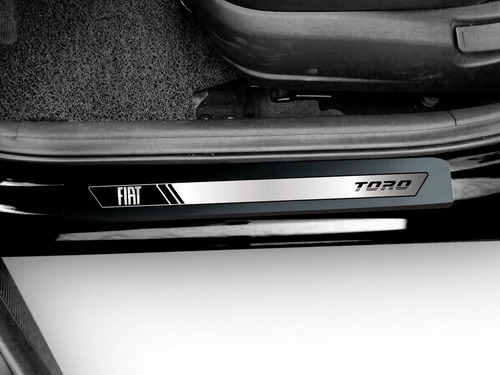 Imagem 2 de 7 de Jogo 8 Pçs Soleira Protetor Portas Fiat Toro 2020 2021 2022