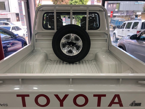 Imagen 13 de 13 de Toyota Land Cruiser