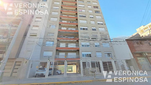 Cochera Independiente En Centro Comercial Moron - Renta Asegurada