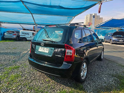 Kia Carens GSL LX 2.0 MT AC