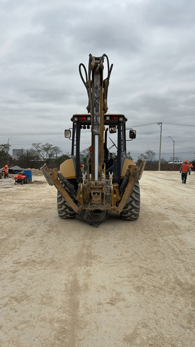 Retroexcavadora Cat 4x4 Con Kit Para Martillo