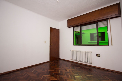 Imagen 9 de 17 de Venta Padron Unico Zona Buceo. 5 Dormitorios, Patio, Muy Buen Estado, Gge X2