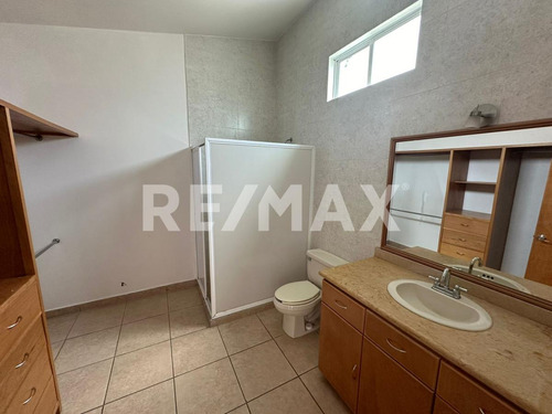 Casa En Venta En Condominio Claustros De Satiago