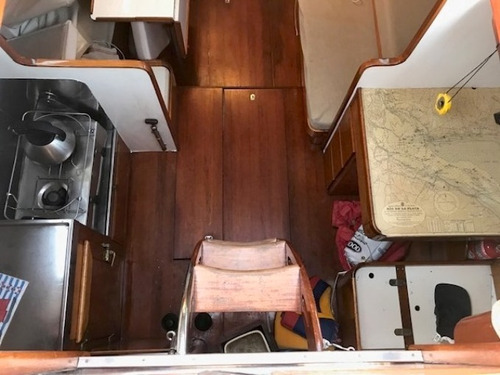 Imagen 6 de 10 de Velero Clásico Frers 38 Barnizado Muy Bueno