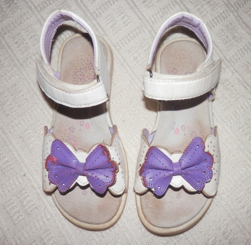 Sandalias Niña Cuero Croco Kids Talle 30 (Usado)