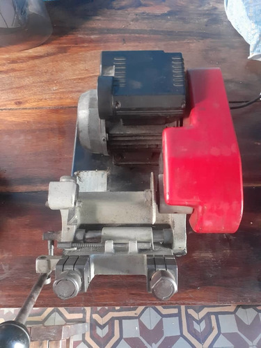 Imagen 3 de 4 de Máquina Duplicadora O Copiadora De Llaves Marca Ilco