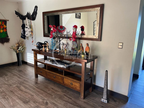 Casa En Venta De 6 Dorm. En Santo Domingo