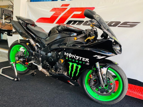 Yamaha R1 2013 Preta