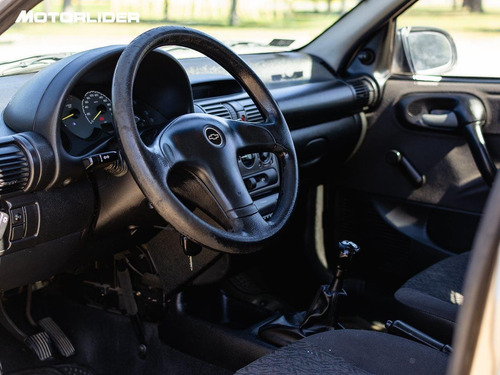 Imagen 11 de 14 de Chevrolet Corsa Classic Wagon 1.6 | Permuta / Financia