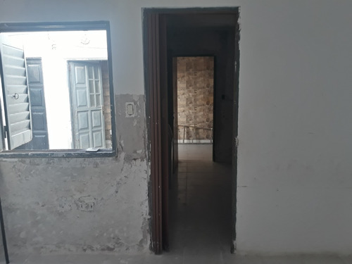 Imagen 6 de 7 de Venta Ph A Refaccionar / Dos Dormitorios / 124 Entre 64 Y 65