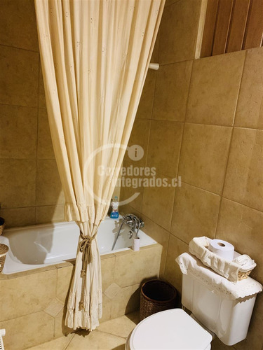 Casa En Venta De 4 Dorm. En Puerto Varas
