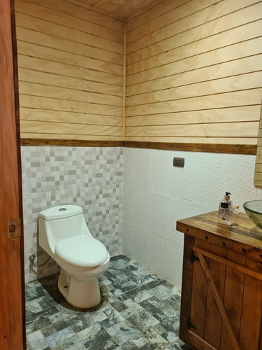 Parcela Con Casa Y Cabaña A 5 Min De Los Lagos, 5000 M