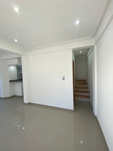 Imagen 15 de 15 de Complejo De Duplex 3 Amb C/ Coch. En Vta Lanus Este (411)
