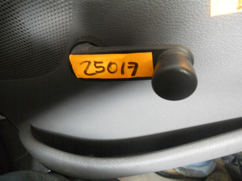 Manija  Elevador Manual Trasero Derecho Peugeot 206 25017