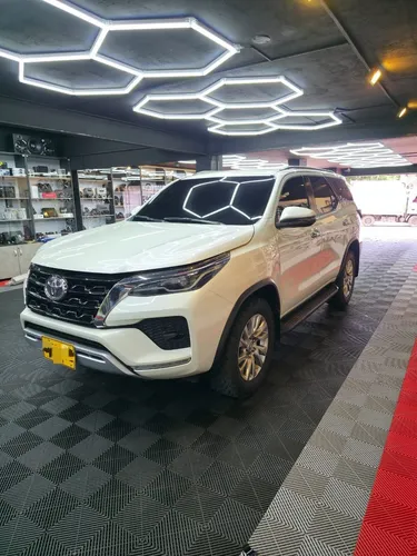 Toyota Fortuner 2.7 Srv