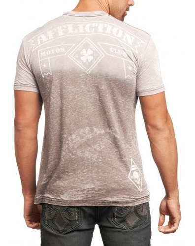 Imagen 2 de 4 de Remera Affliction Feeling Lucky