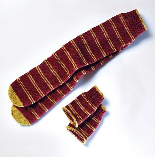 Imagen 4 de 5 de Harry Potter Kit Haz Tus Guantes Y Calcetines Gryffindor
