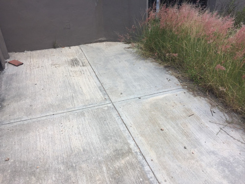 Terreno Con Construcción Y Local Comercial